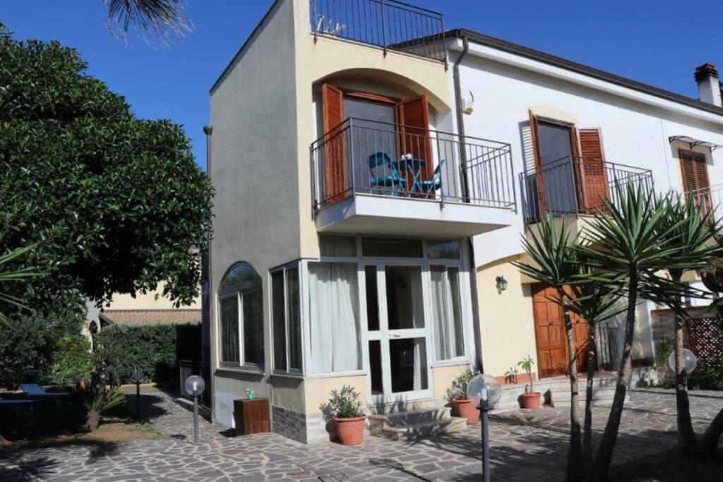 Villa Cavalluccio Marino Con Piscina Idromassaggio คารินิ ภายนอก รูปภาพ