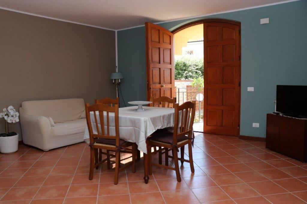 Villa Cavalluccio Marino Con Piscina Idromassaggio คารินิ ภายนอก รูปภาพ